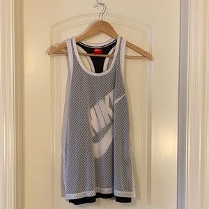 nike workout tank top